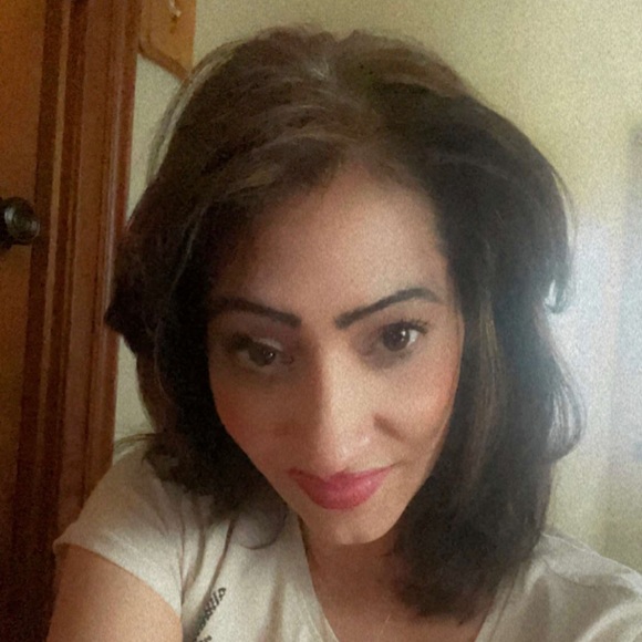 Meet your Posher, Rosa - Picture 2 of 2